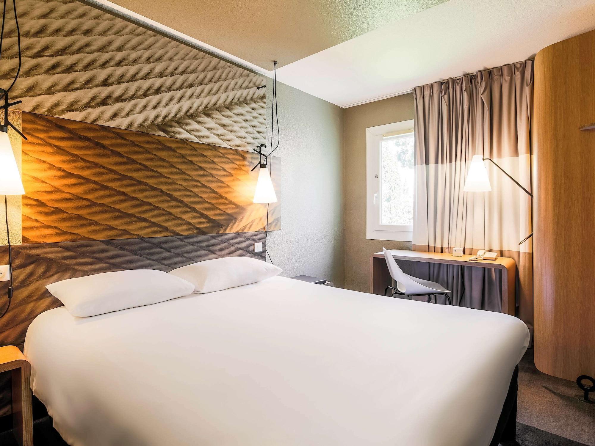 ホテル Ibis Carcassonne Est La Cite エクステリア 写真