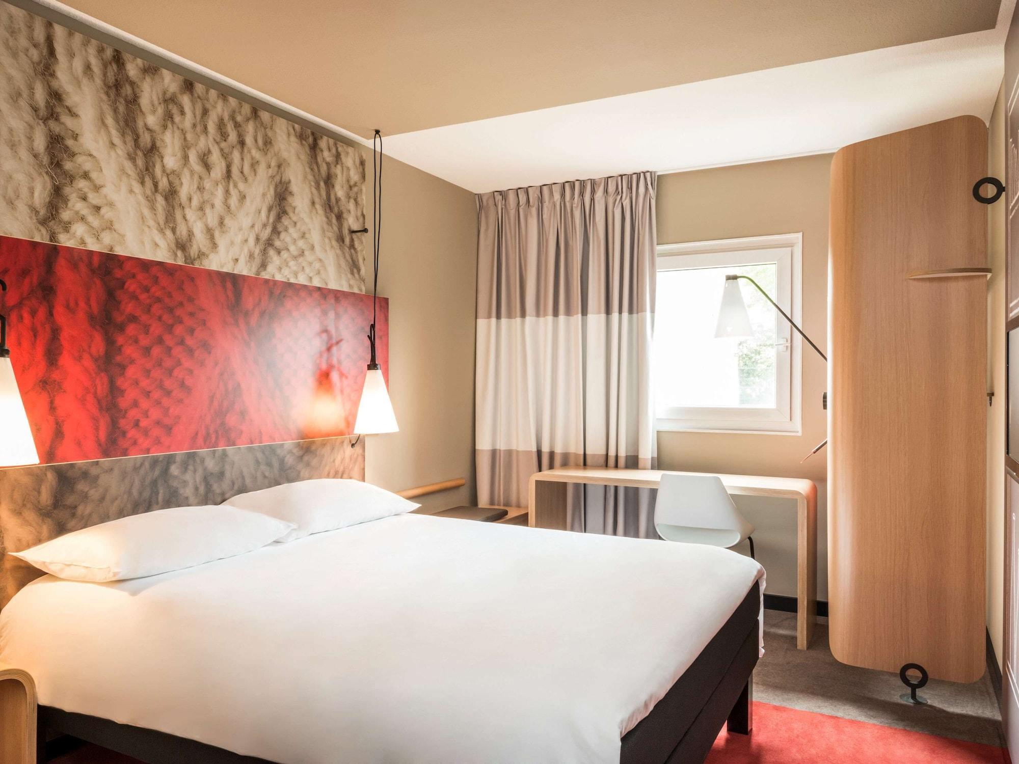 ホテル Ibis Carcassonne Est La Cite エクステリア 写真