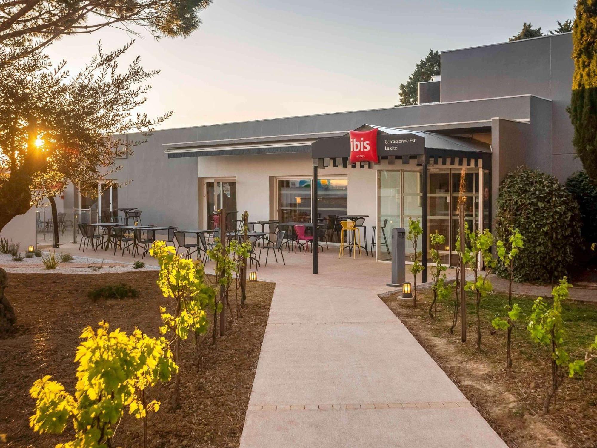 ホテル Ibis Carcassonne Est La Cite エクステリア 写真