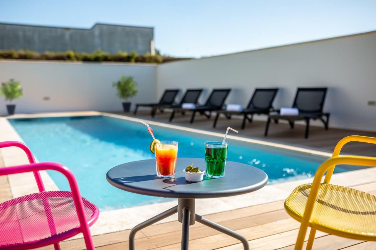 ホテル Ibis Carcassonne Est La Cite エクステリア 写真